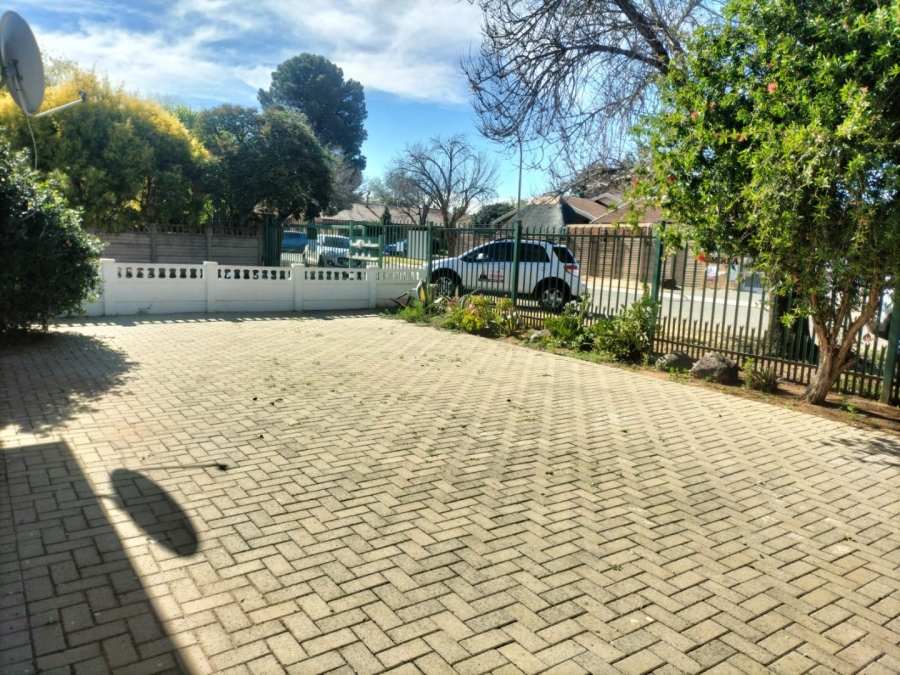 2 Bedroom Property for Sale in Uitsig Free State